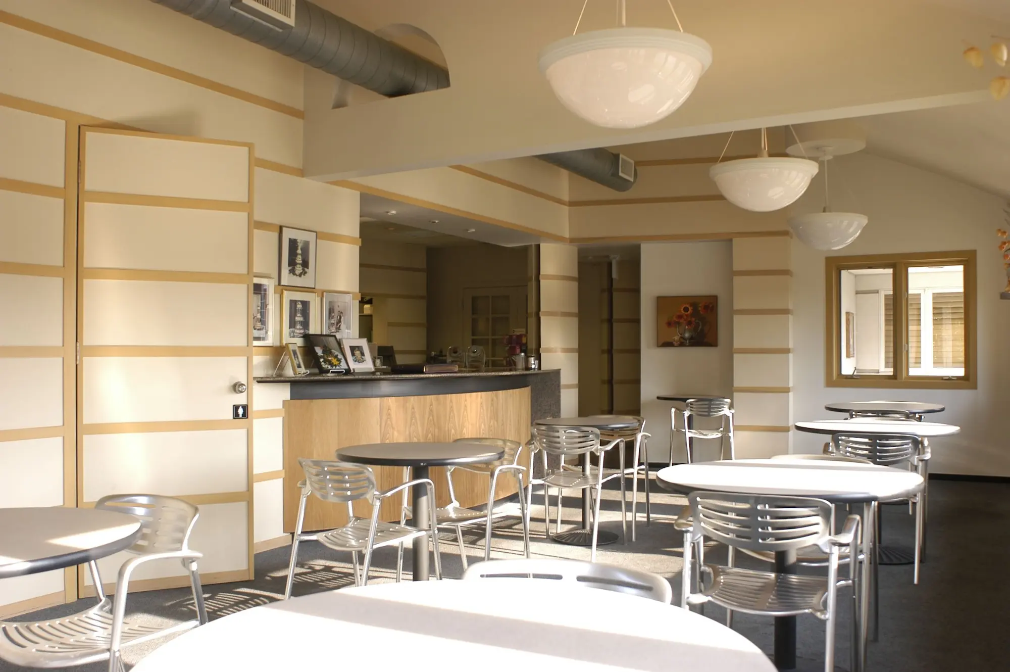 Interior restaurant renovation services